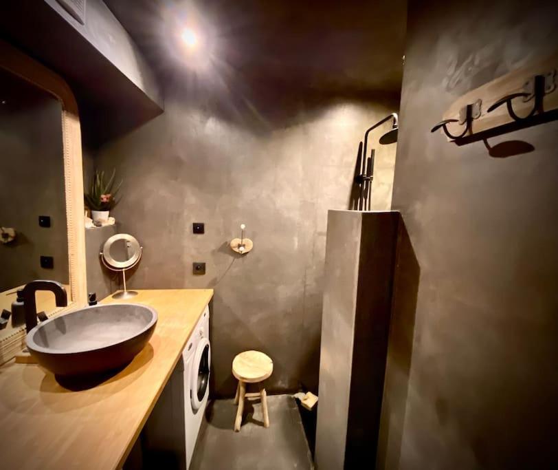 Apartment Loft De Charme Louvre Tuileries Palais Royal Paris